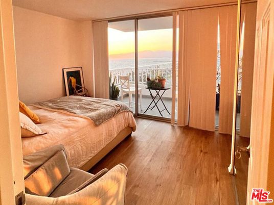 Bedroom, Interior, Water, Wood Texture Flooring