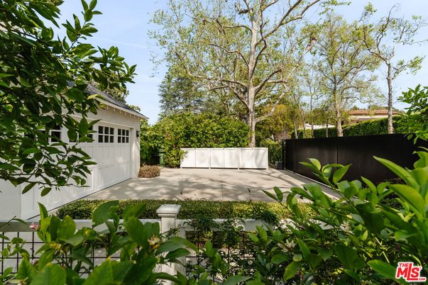 Backyard, Detached Garage, Exterior