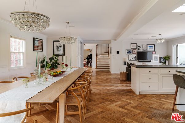 Chandelier, Dining room, Interior, Pendant Lights, Wood Texture Flooring