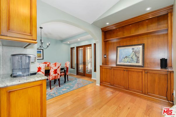 Chandelier, Dining room, Interior, Pendant Lights, Recessed Lighting, Wood Texture Flooring