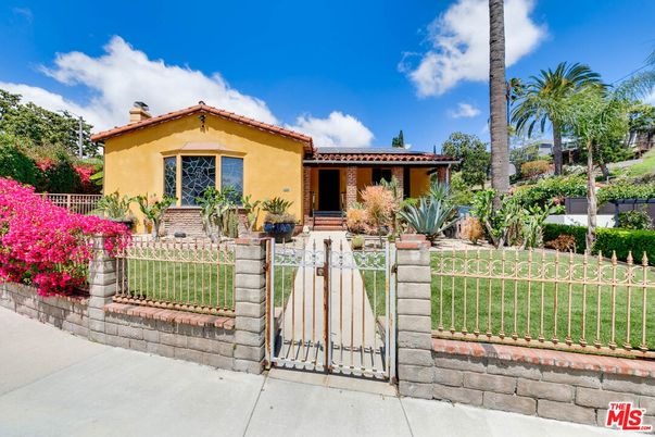 Backyard, Exterior, Facade, Solar Panels, Spanish Mediterranean