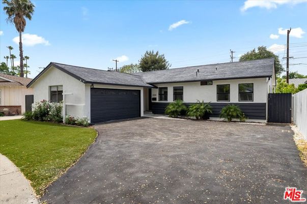Attached, Backyard, Exterior, Facade, Ranch