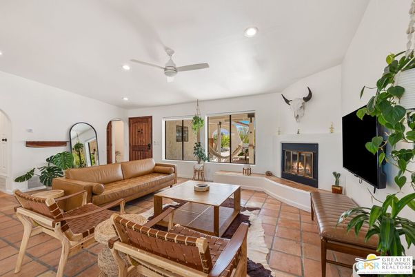 Fireplace, Interior, Living room, Recessed Lighting