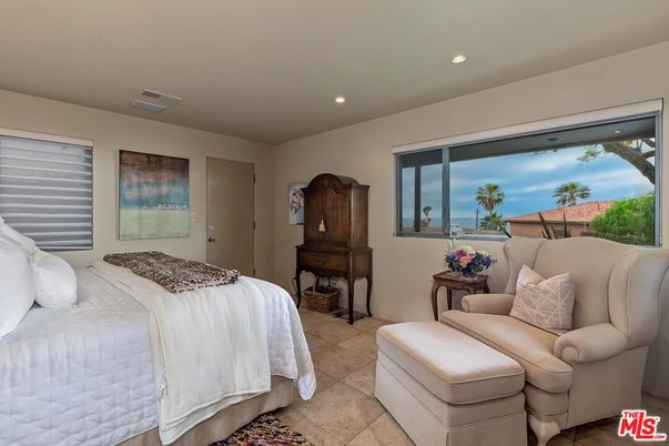 Bedroom, Interior, Recessed Lighting, Water