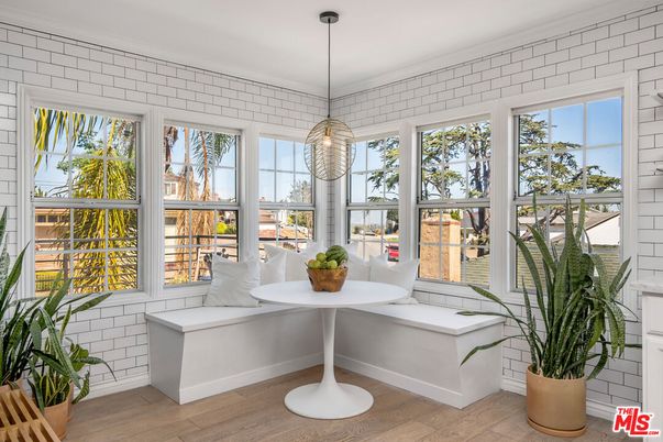 Interior, Pendant Lights, Wood Texture Flooring