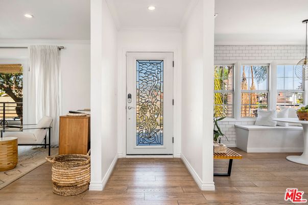 Interior, Pendant Lights, Recessed Lighting, Wood Texture Flooring