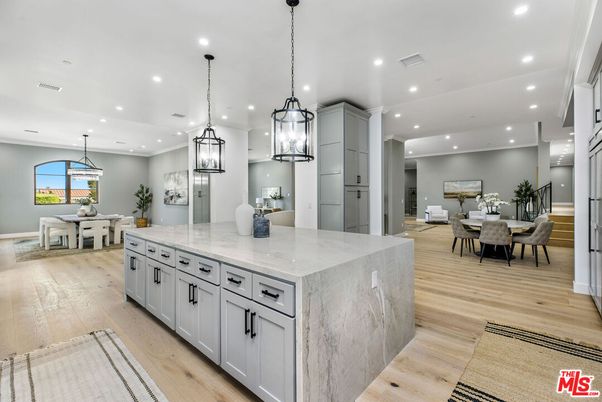Dining room, Interior, Kitchen, Living room, Pendant Lights, Recessed Lighting, Wood Texture Flooring