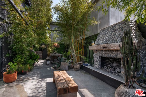 Exterior, Fireplace