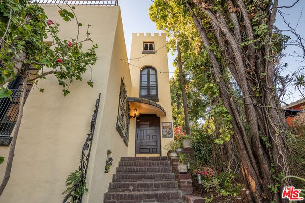 Exterior, Facade, Spanish Mediterranean
