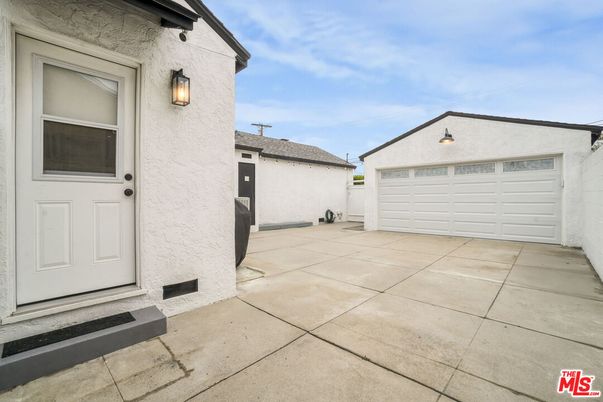 Detached Garage, Exterior