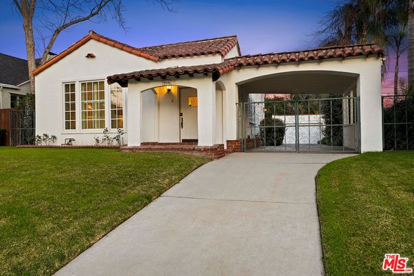 Backyard, Exterior, Facade, Spanish Mediterranean