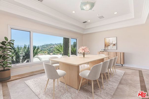 Dining room, Interior, Recessed Lighting