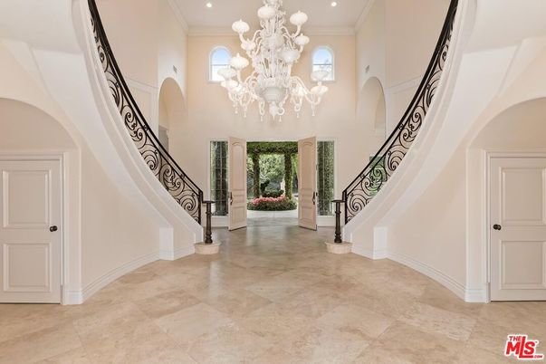 Chandelier, Interior, Recessed Lighting