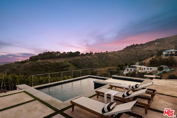 Exterior, Pool, Other
