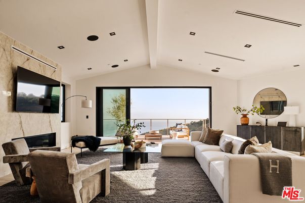 Fireplace, Interior, Living room, Recessed Lighting, Water