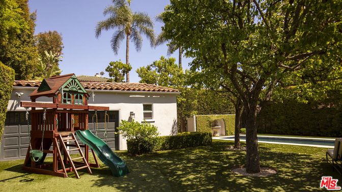 Backyard, Exterior, Playground