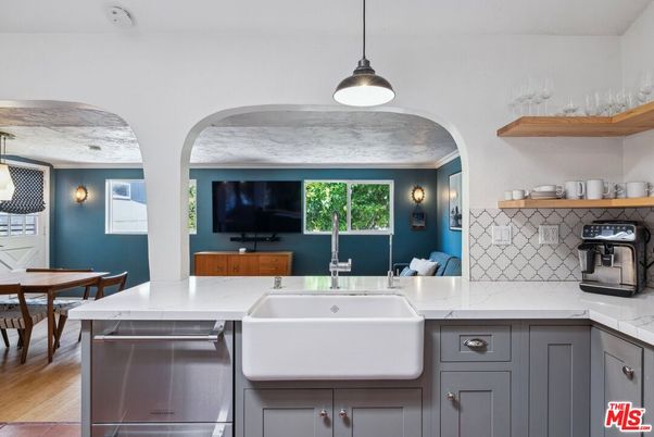 Dining room, Interior, Kitchen, Pendant Lights, Wood Texture Flooring