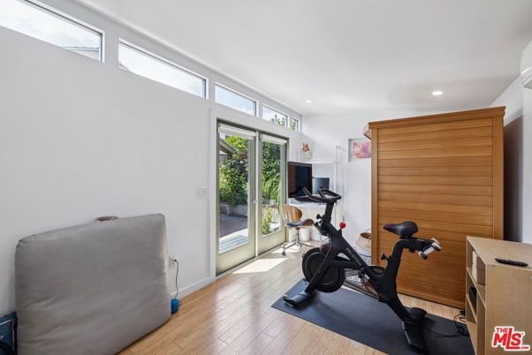 Fitness Equipment, Interior, Recessed Lighting, Wood Texture Flooring