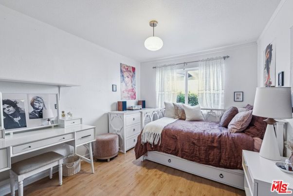 Bedroom, Interior, Pendant Lights, Wood Texture Flooring