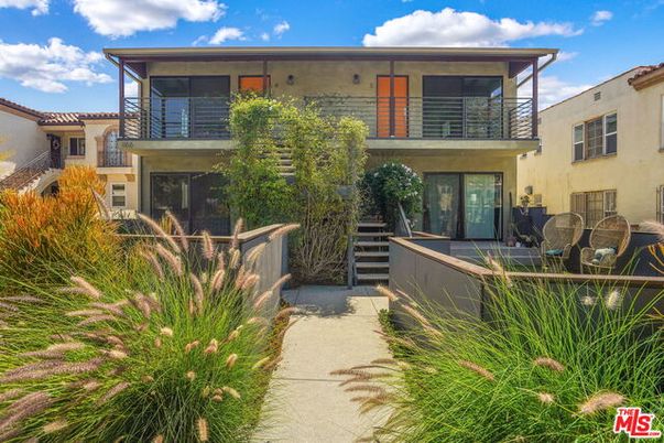 Backyard, Exterior, Facade, Mediterranean