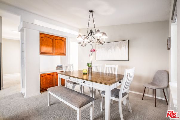Chandelier, Dining room, Interior