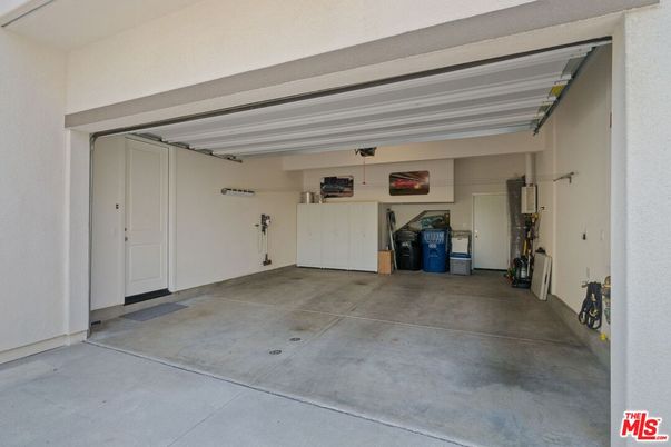 Garage, Interior