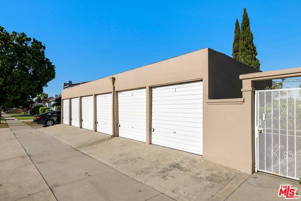 Detached Garage, Exterior