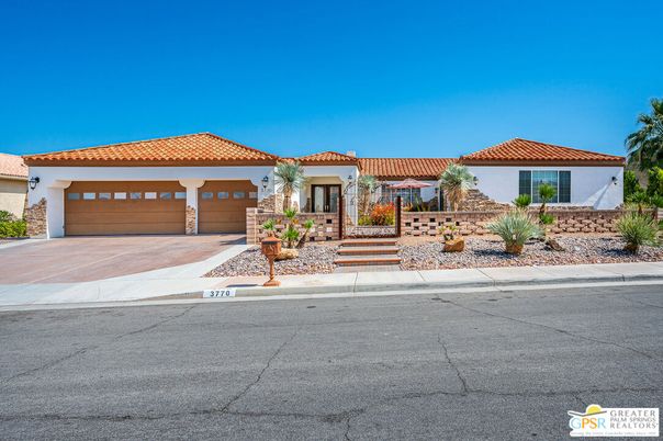 Attached, Exterior, Facade, Spanish Mediterranean