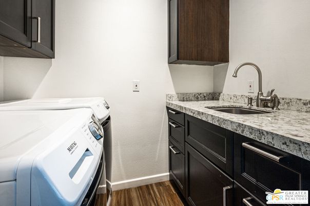 Interior, Washer, Wood Texture Flooring