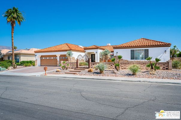 Attached, Exterior, Facade, Spanish Mediterranean