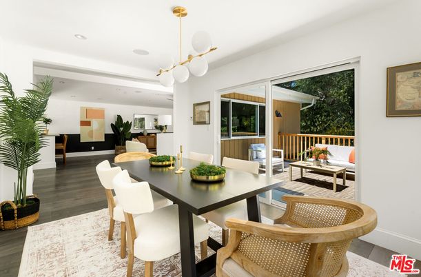 Dining room, Interior, Living room, Pendant Lights, Recessed Lighting, Wood Texture Flooring