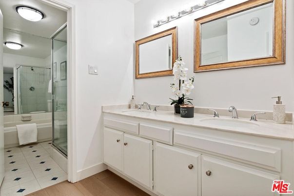 Bathroom, Dual Sink Vanities, Glass Shower, Interior