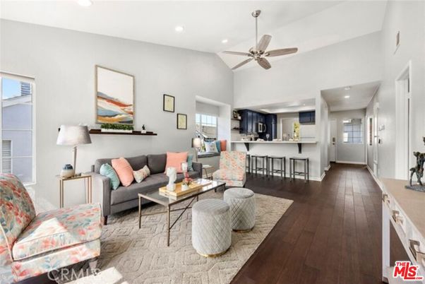 Interior, Kitchen, Living room, Recessed Lighting, Wood Texture Flooring