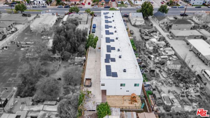 Exterior, Drone