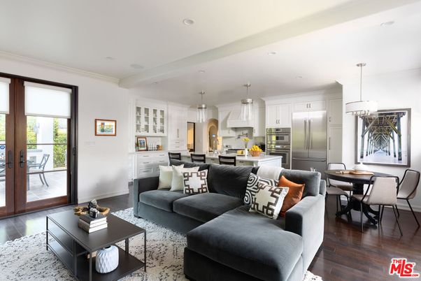Dining room, Interior, Kitchen, Living room, Pendant Lights, Recessed Lighting, Stainless Steel Appliances, Wood Texture Flooring
