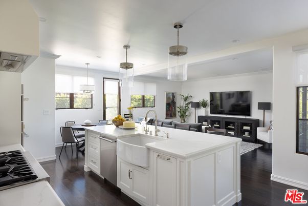 Dining room, Interior, Kitchen, Living room, Pendant Lights, Recessed Lighting, Stainless Steel Appliances, Wood Texture Flooring