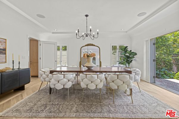 Chandelier, Dining room, Interior, Recessed Lighting, Wood Texture Flooring