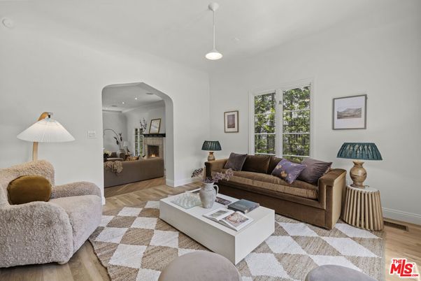 Fireplace, Interior, Living room, Pendant Lights, Recessed Lighting, Wood Texture Flooring