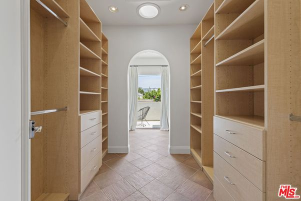 Interior, Recessed Lighting, Walk-in Closets