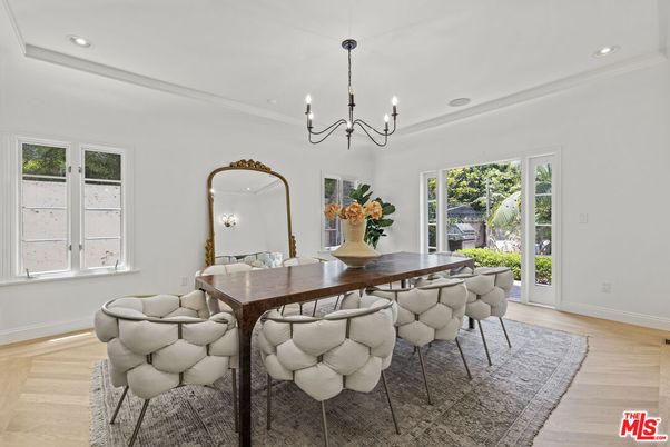 Chandelier, Dining room, Interior, Recessed Lighting, Wood Texture Flooring