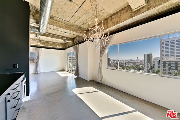 Chandelier, Empty room, Interior