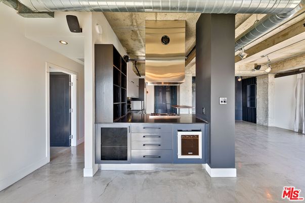 Interior, Marble, Recessed Lighting, Stone Walls