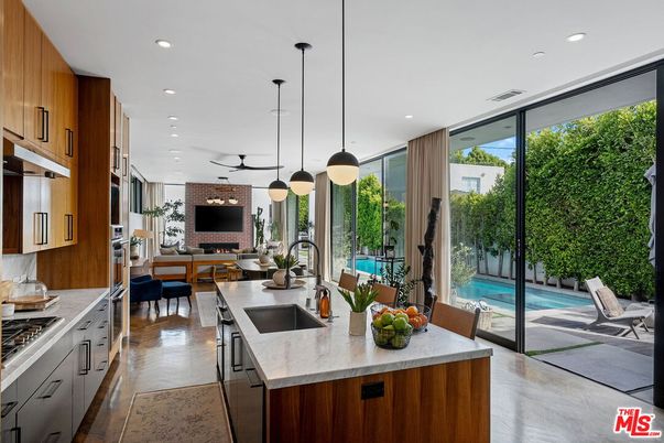 Dining room, Interior, Kitchen, Pendant Lights, Recessed Lighting, Stainless Steel Appliances