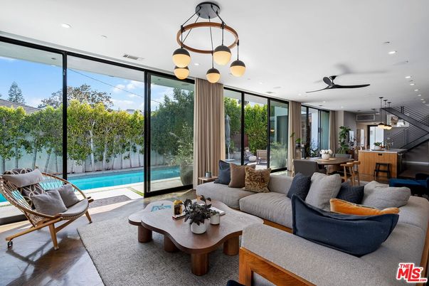 Dining room, Interior, Living room, Pendant Lights, Recessed Lighting