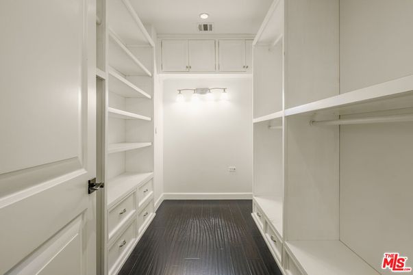 Interior, Recessed Lighting, Walk-in Closets, Wood Texture Flooring