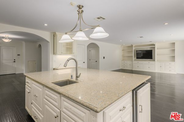Chandelier, Interior, Kitchen, Recessed Lighting, Wood Texture Flooring