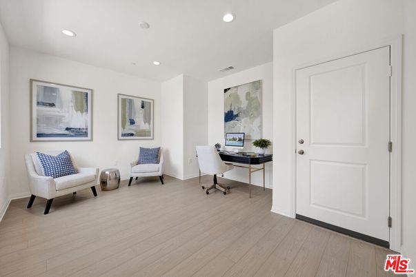 Home Office, Interior, Recessed Lighting, Wood Texture Flooring