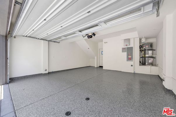 Garage, Interior