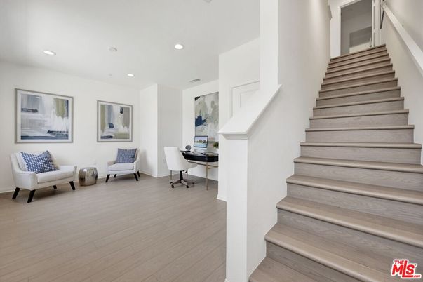 Home Office, Interior, Recessed Lighting, Wood Texture Flooring