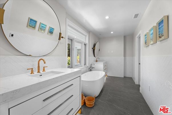 Bathroom, Dual Sink Vanities, Free Standing Baths, Interior, Marble, Recessed Lighting